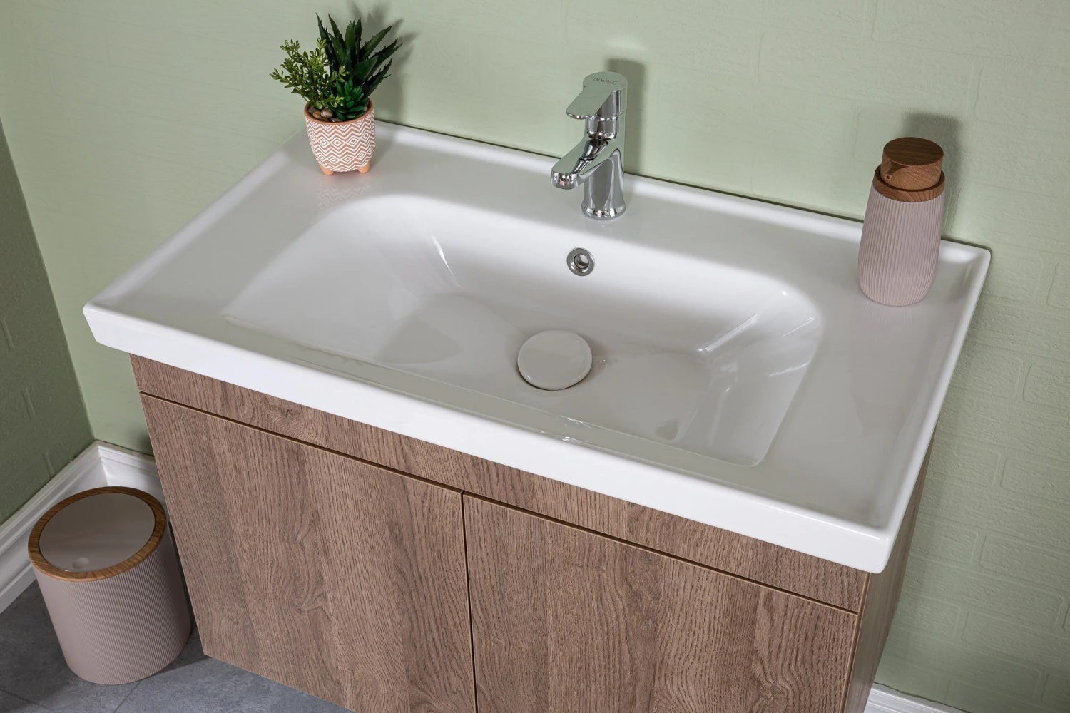 Jussara 3-delige Badkamermeubelset | MDF Met Melaminecoating | Keramische Wastafel | Wandbevestiging | Bruin 5 Jussara 3-delige Badkamermeubelset | MDF Met Melaminecoating | Keramische Wastafel | Wandbevestiging | Bruin - Afbeelding 5