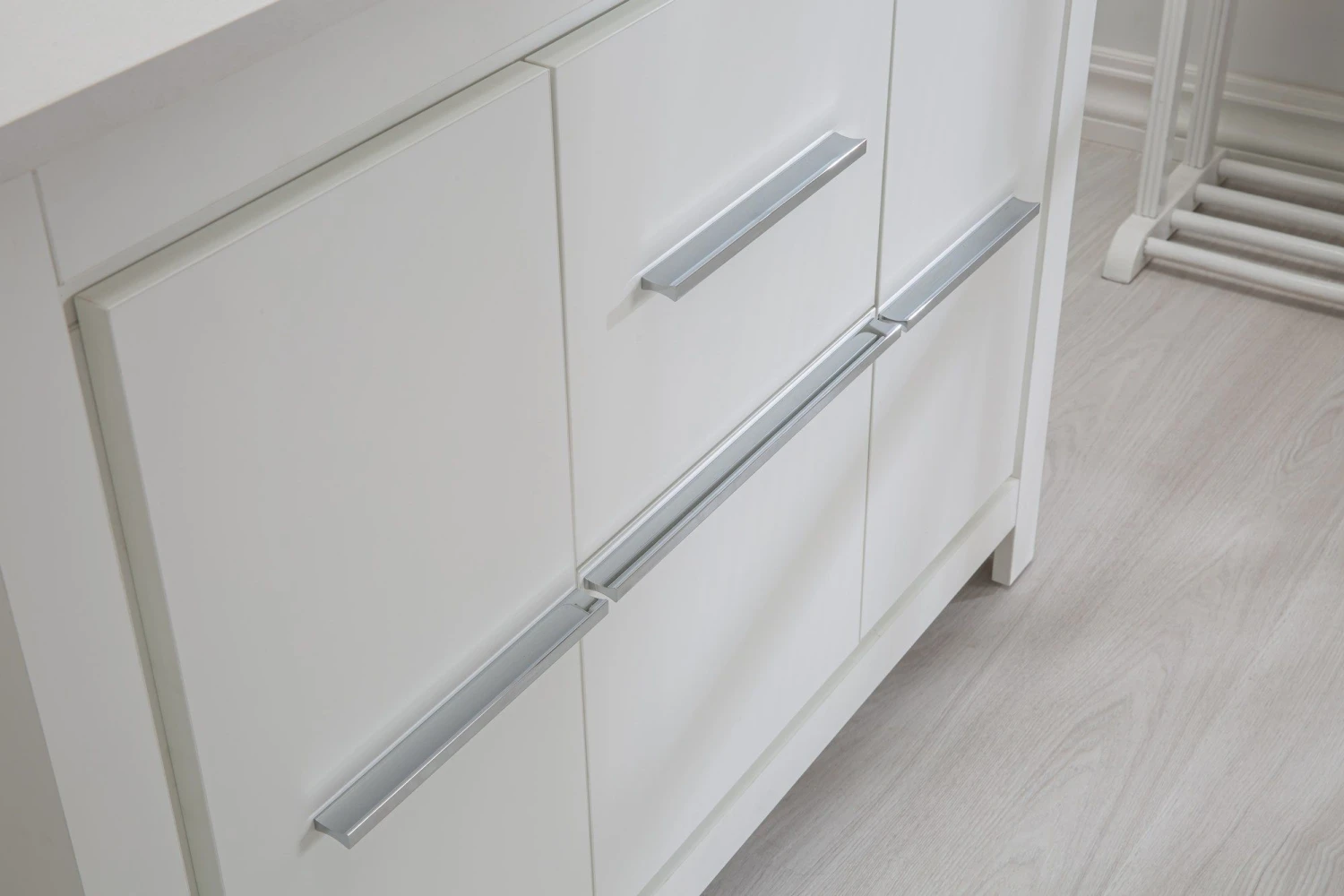 Jussara Badkamermeubelset: 2delig - Wit MDF En Kwarts 4 Jussara Badkamermeubelset: 2delig - Wit MDF En Kwarts - Afbeelding 4