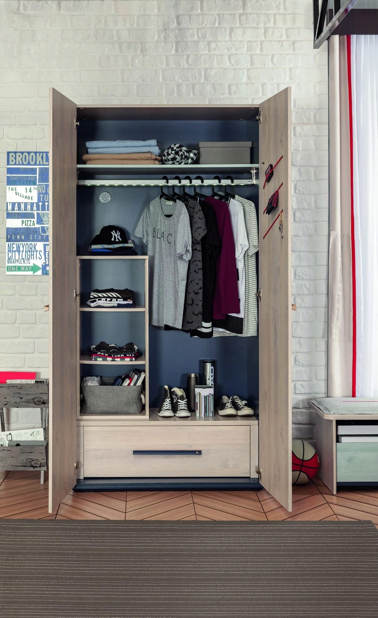 Kledingkast | 100% Melamine Gecoat | 18mm Dikte | Soft Close Deuren | LED Hangrail 8 Kledingkast | 100% Melamine Gecoat | 18mm Dikte | Soft Close Deuren | LED Hangrail - Afbeelding 8