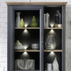 Vitrinekast Samine 93cm 3 Deuren & 1 Lade - Grafiet/eik -Emob Ontwerp zonder titel 2022 08 29T094156.856 2f92