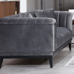 Stijlvolle 3-zitsbank | Comfortabel En Chic | Beukenhouten Frame, Polyester Stof | 225 Cm Breedte, 79 Cm Hoogte -Emob Ontwerp zonder titel 2023 02 17T101555.481 f232