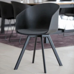 Eetkamerstoel Moon: Stof Spy Grey, Zwart Staal